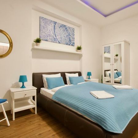 Standard Apartment By Hi5 -Baross Square Budapest Luaran gambar