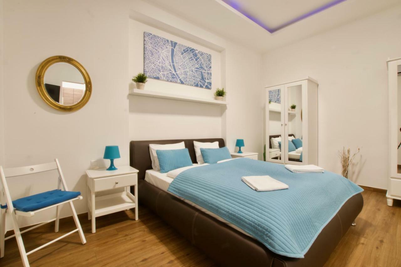 Standard Apartment By Hi5 -Baross Square Budapest Luaran gambar